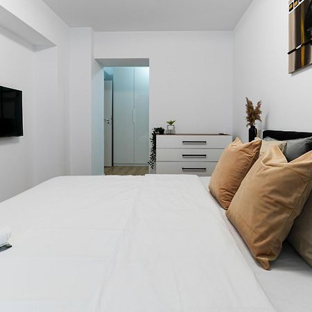 Sandra - Park-View Apt With Balcony & Parking Βουκουρέστι Εξωτερικό φωτογραφία