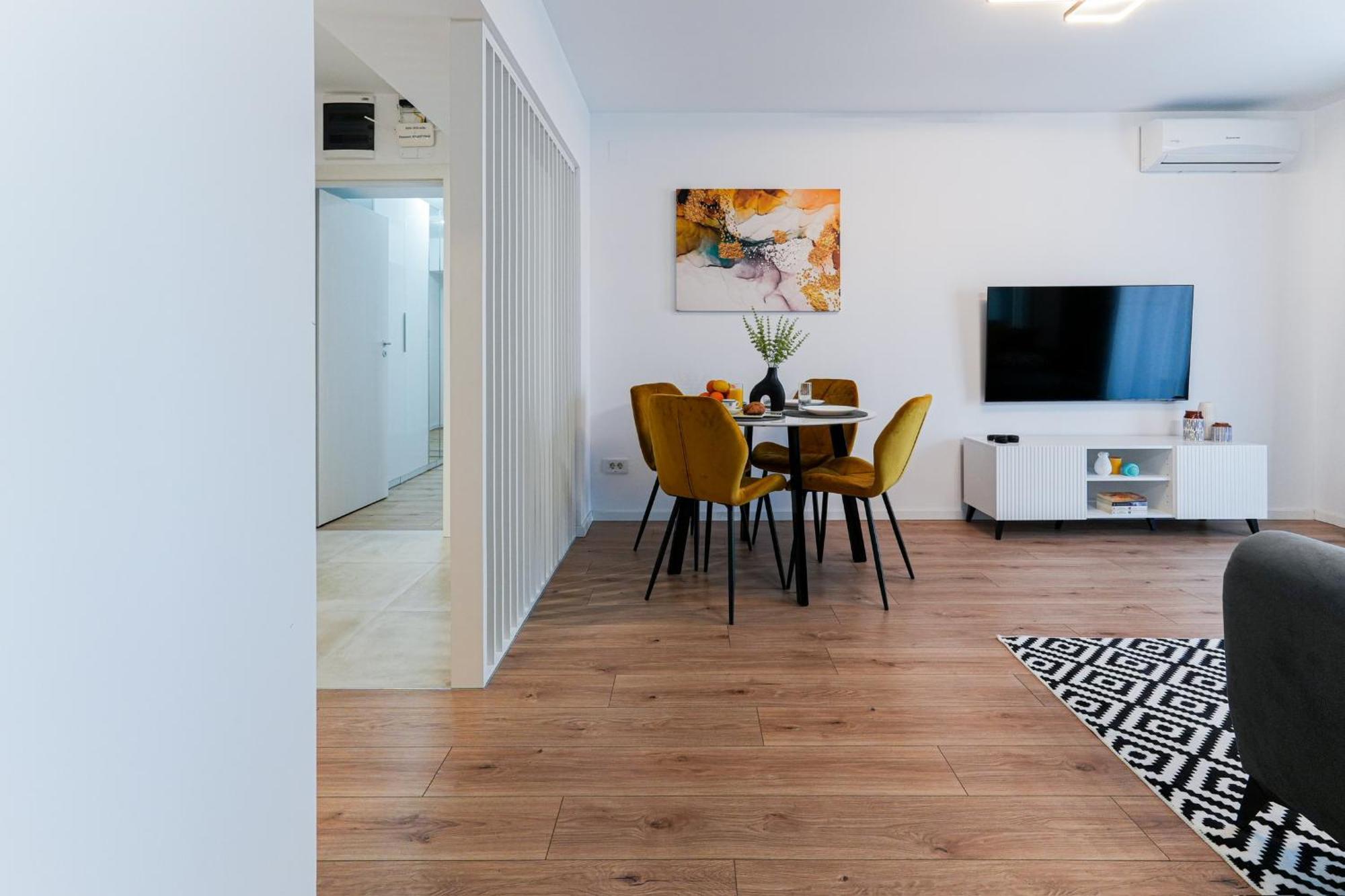 Sandra - Park-View Apt With Balcony & Parking Βουκουρέστι Εξωτερικό φωτογραφία