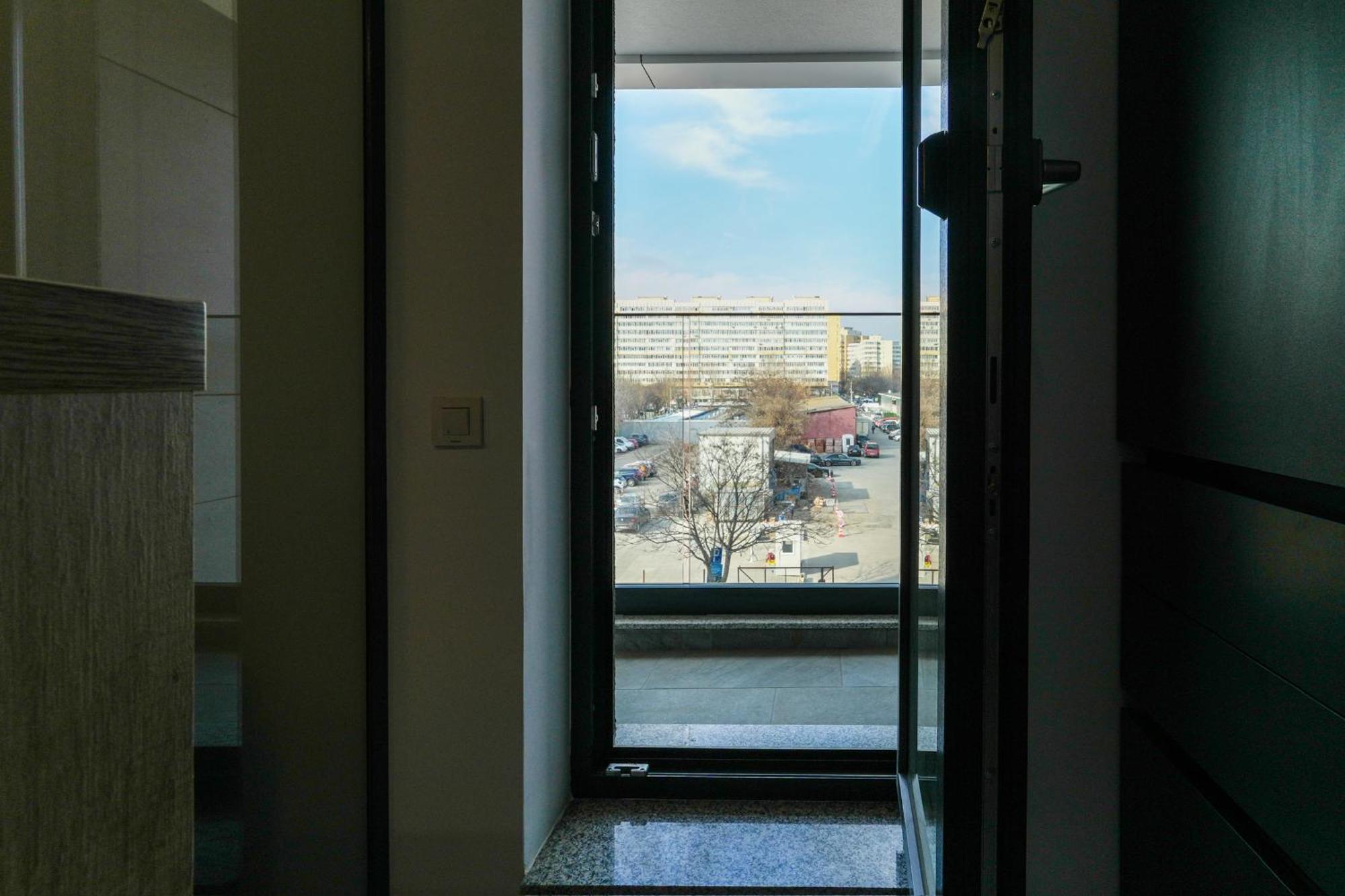 Sandra - Park-View Apt With Balcony & Parking Βουκουρέστι Εξωτερικό φωτογραφία